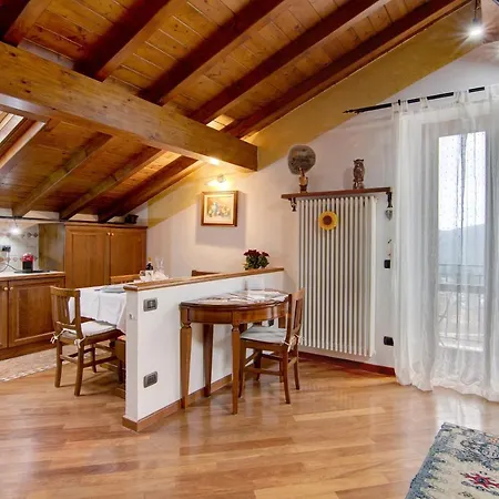 Apartament La Mansarda Di Eros E Tiziana *