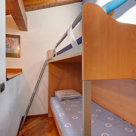 La Mansarda Di Eros E Tiziana Apartament Lanzo dʼIntelvi